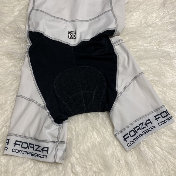 De Soto Sports wear - Picture 7 of 7